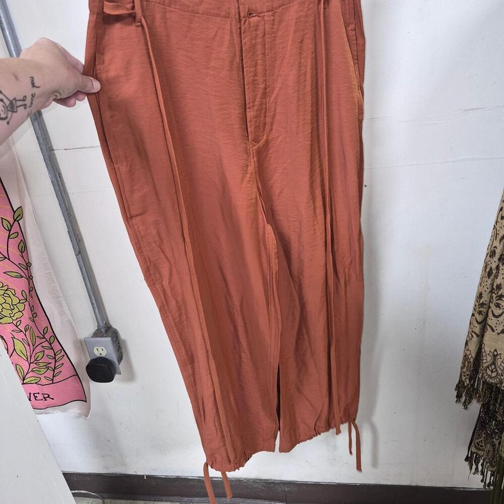 Tiny petite orange pants